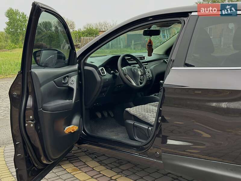 Позашляховик / Кросовер Nissan Qashqai 2017 в Первомайську