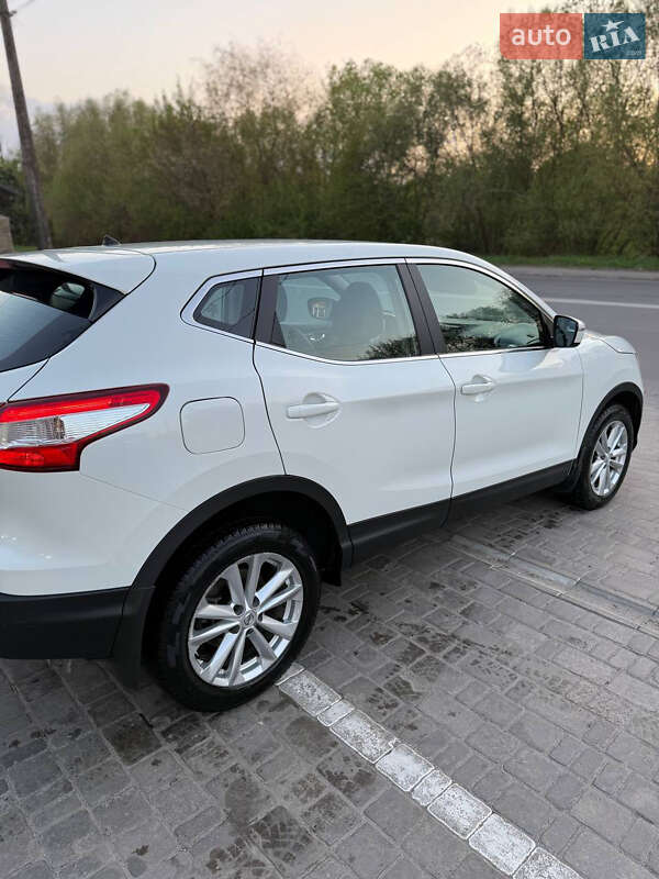 Внедорожник / Кроссовер Nissan Qashqai 2016 в Луцке