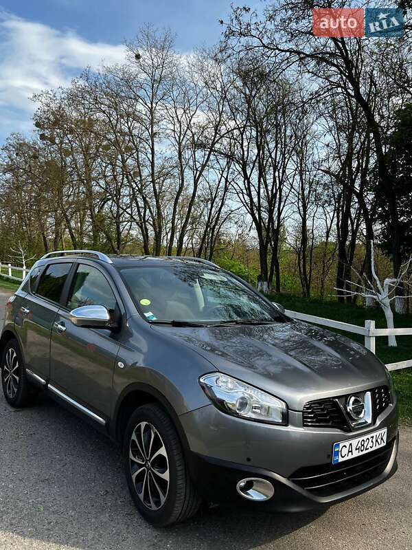 Позашляховик / Кросовер Nissan Qashqai 2011 в Черкасах