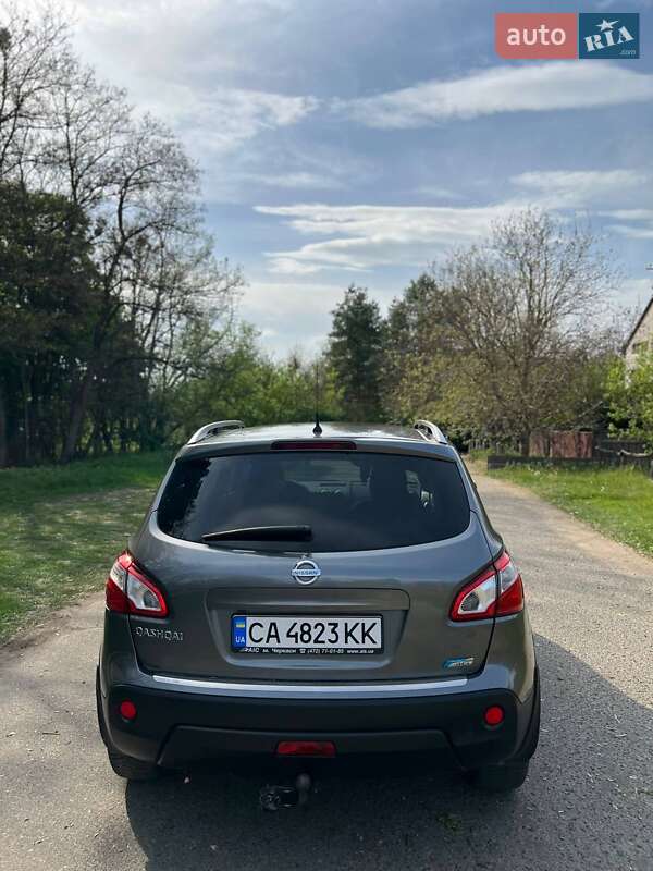 Позашляховик / Кросовер Nissan Qashqai 2011 в Черкасах