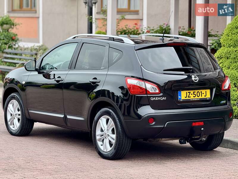 Позашляховик / Кросовер Nissan Qashqai 2010 в Стрию