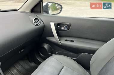 Позашляховик / Кросовер Nissan Qashqai 2011 в 