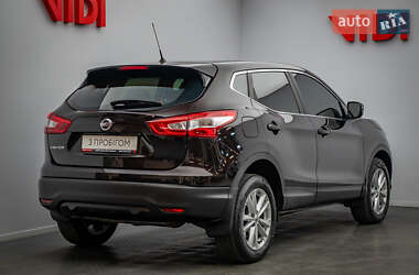 Внедорожник / Кроссовер Nissan Qashqai 2016 в 