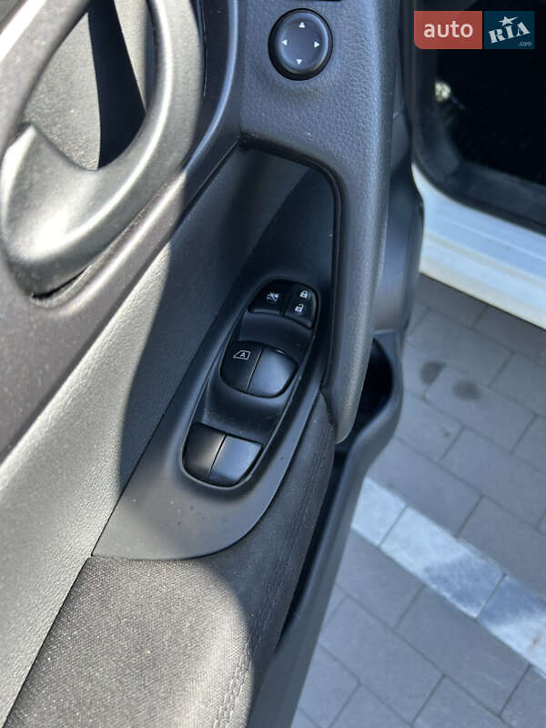 Внедорожник / Кроссовер Nissan Qashqai 2016 в Сумах