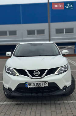 Позашляховик / Кросовер Nissan Qashqai 2016 в Ромнах