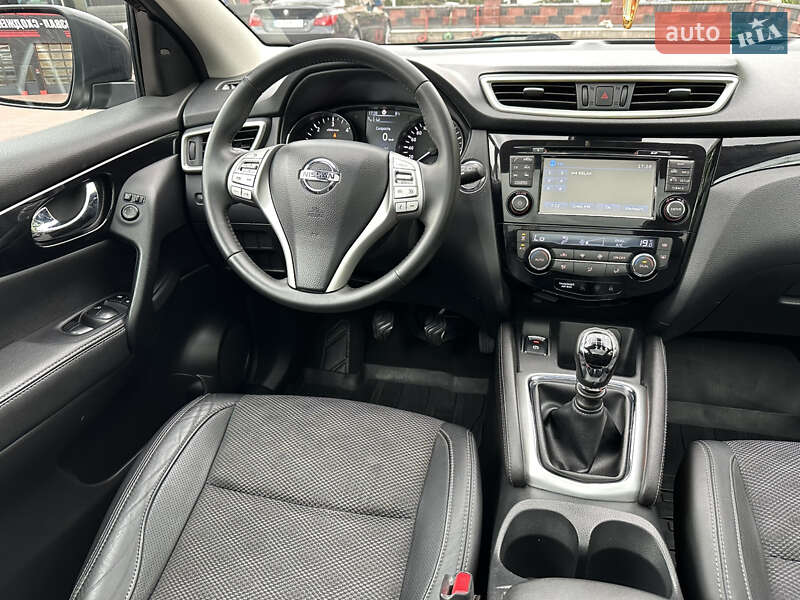 Внедорожник / Кроссовер Nissan Qashqai 2014 в Ровно