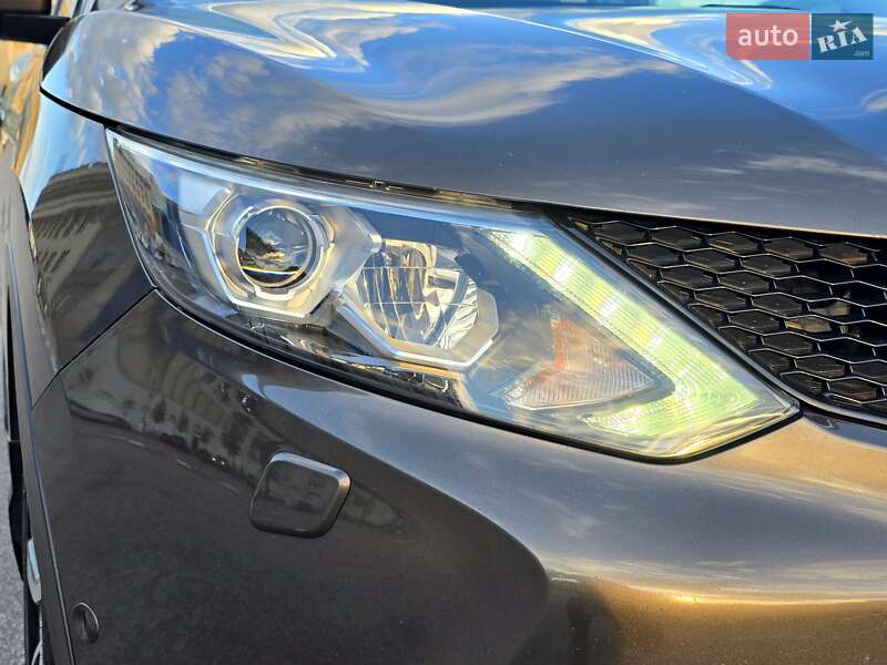 Внедорожник / Кроссовер Nissan Qashqai 2015 в Харькове