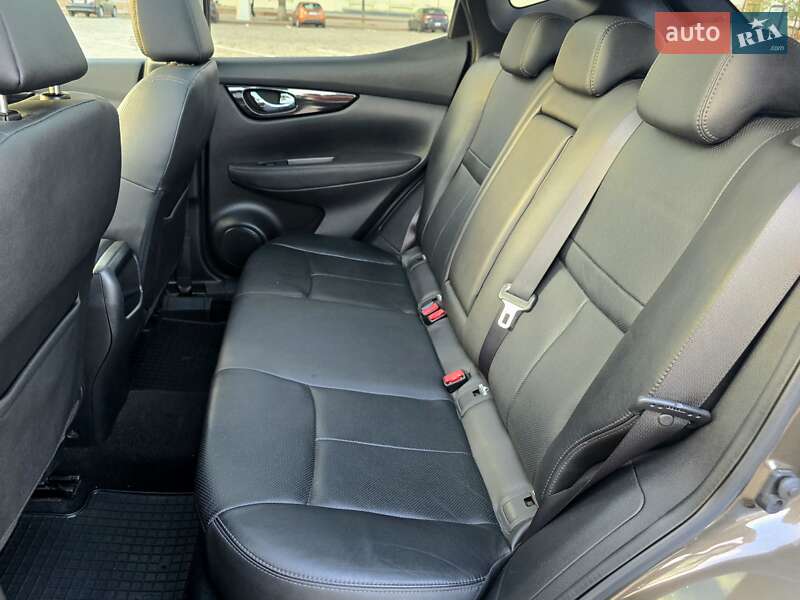 Внедорожник / Кроссовер Nissan Qashqai 2015 в Харькове
