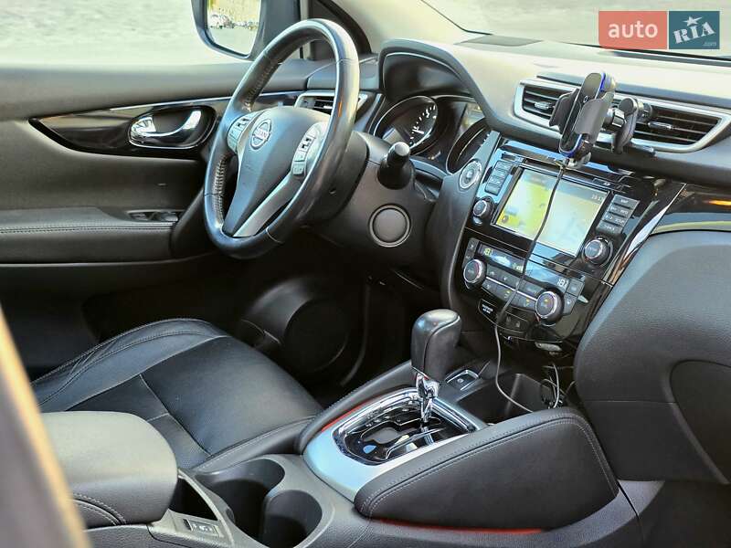 Внедорожник / Кроссовер Nissan Qashqai 2015 в Харькове