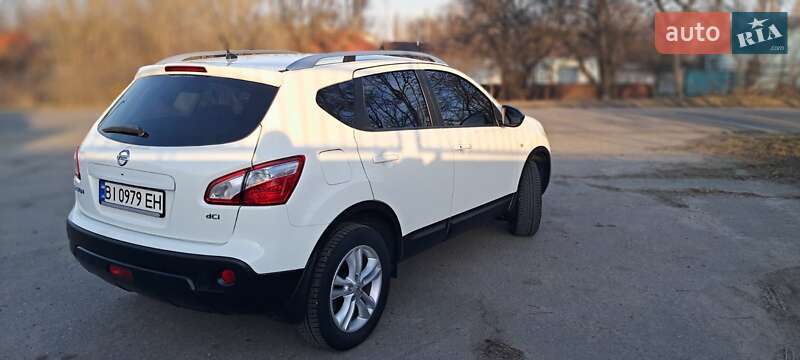 Позашляховик / Кросовер Nissan Qashqai 2011 в Кременчуці