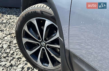 Позашляховик / Кросовер Nissan Qashqai 2013 в 
