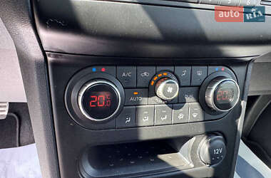 Позашляховик / Кросовер Nissan Qashqai 2013 в 