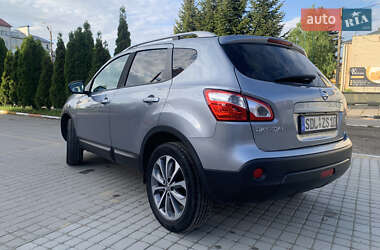 Позашляховик / Кросовер Nissan Qashqai 2010 в 