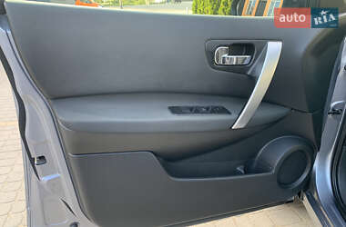 Позашляховик / Кросовер Nissan Qashqai 2010 в 