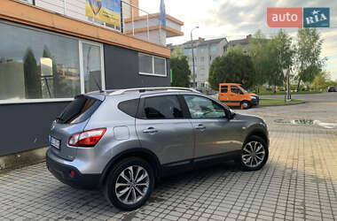 Позашляховик / Кросовер Nissan Qashqai 2010 в 