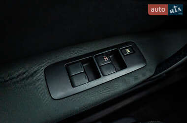 Позашляховик / Кросовер Nissan Qashqai 2012 в 