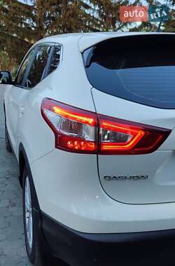 Позашляховик / Кросовер Nissan Qashqai 2014 в 