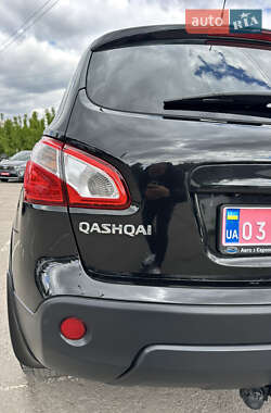 Внедорожник / Кроссовер Nissan Qashqai 2013 в 