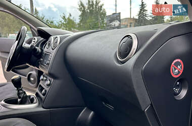 Внедорожник / Кроссовер Nissan Qashqai 2013 в 