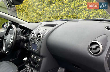 Внедорожник / Кроссовер Nissan Qashqai 2011 в 