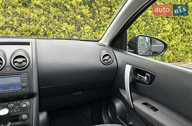 Внедорожник / Кроссовер Nissan Qashqai 2011 в 