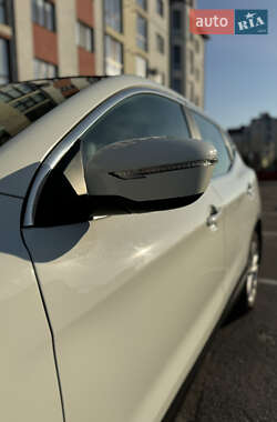 Внедорожник / Кроссовер Nissan Qashqai 2014 в 