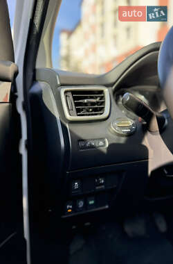 Внедорожник / Кроссовер Nissan Qashqai 2014 в 