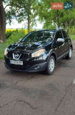 Внедорожник / Кроссовер Nissan Qashqai 2012 в 