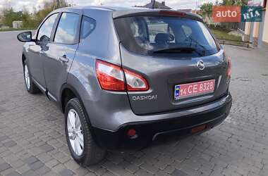 Внедорожник / Кроссовер Nissan Qashqai 2012 в 