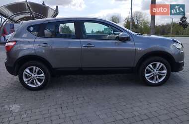 Внедорожник / Кроссовер Nissan Qashqai 2012 в 