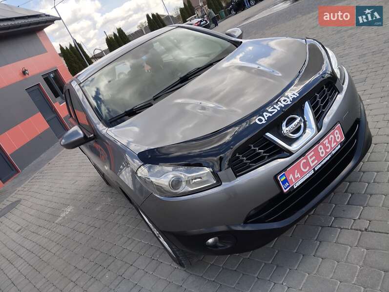 Внедорожник / Кроссовер Nissan Qashqai 2012 в 