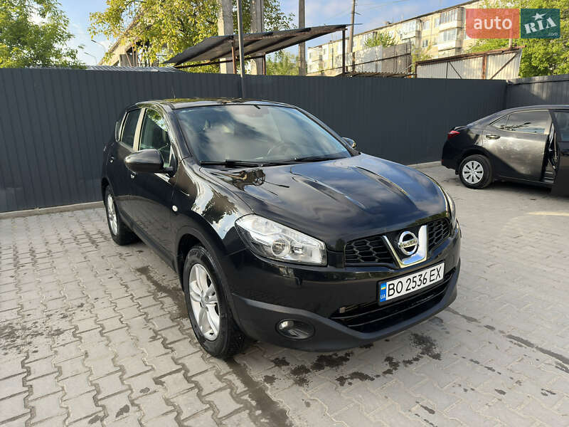 Позашляховик / Кросовер Nissan Qashqai 2011 в 
