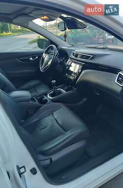 Внедорожник / Кроссовер Nissan Qashqai 2014 в 