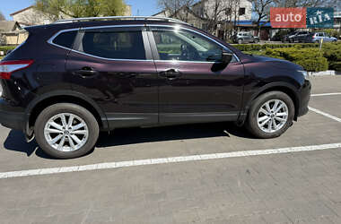 Позашляховик / Кросовер Nissan Qashqai 2014 в 