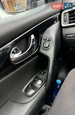 Позашляховик / Кросовер Nissan Qashqai 2014 в 