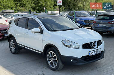 Внедорожник / Кроссовер Nissan Qashqai 2012 в 