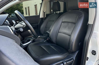 Внедорожник / Кроссовер Nissan Qashqai 2012 в 