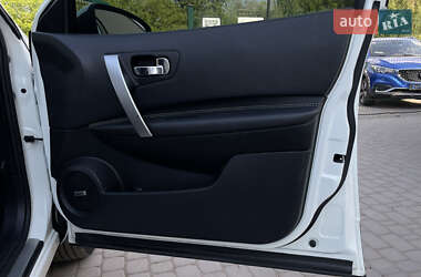 Внедорожник / Кроссовер Nissan Qashqai 2012 в 