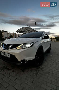 Внедорожник / Кроссовер Nissan Qashqai 2014 в 