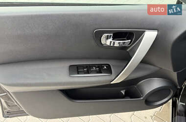 Внедорожник / Кроссовер Nissan Qashqai 2011 в 