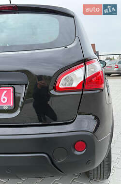 Внедорожник / Кроссовер Nissan Qashqai 2011 в 