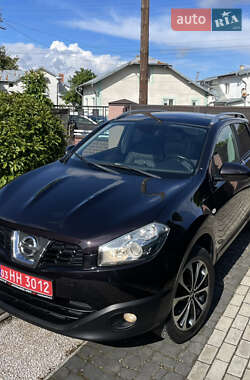 Внедорожник / Кроссовер Nissan Qashqai 2012 в 