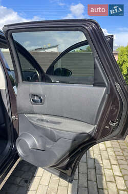 Внедорожник / Кроссовер Nissan Qashqai 2012 в 