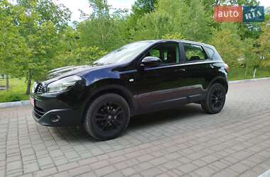 Внедорожник / Кроссовер Nissan Qashqai 2012 в 