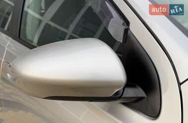 Позашляховик / Кросовер Nissan Qashqai 2011 в 