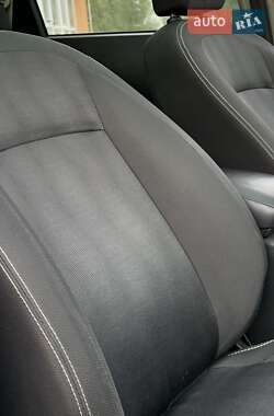Позашляховик / Кросовер Nissan Qashqai 2011 в 