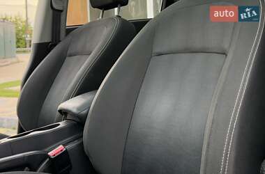 Позашляховик / Кросовер Nissan Qashqai 2011 в 