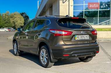 Позашляховик / Кросовер Nissan Qashqai 2014 в 