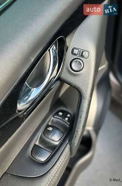 Позашляховик / Кросовер Nissan Qashqai 2014 в 