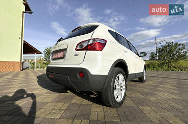 Позашляховик / Кросовер Nissan Qashqai 2013 в 